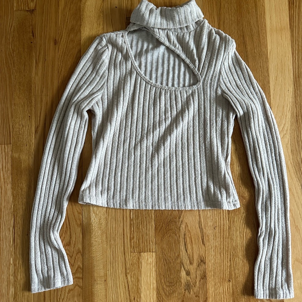 Cream / Tan Sweater